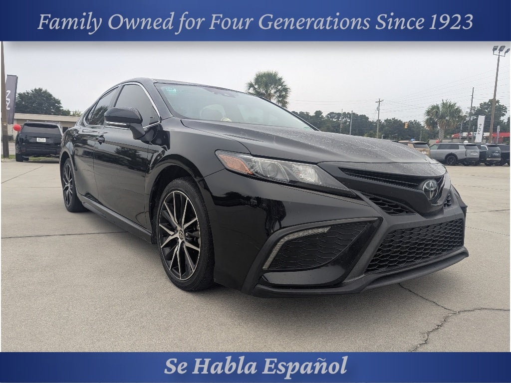 2022 Toyota Camry SE
