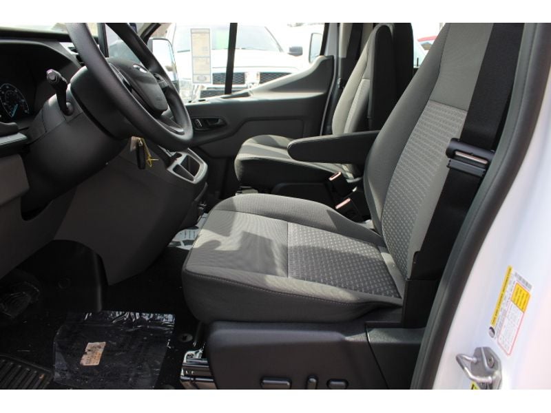 2024 Ford Transit Wagon XLT