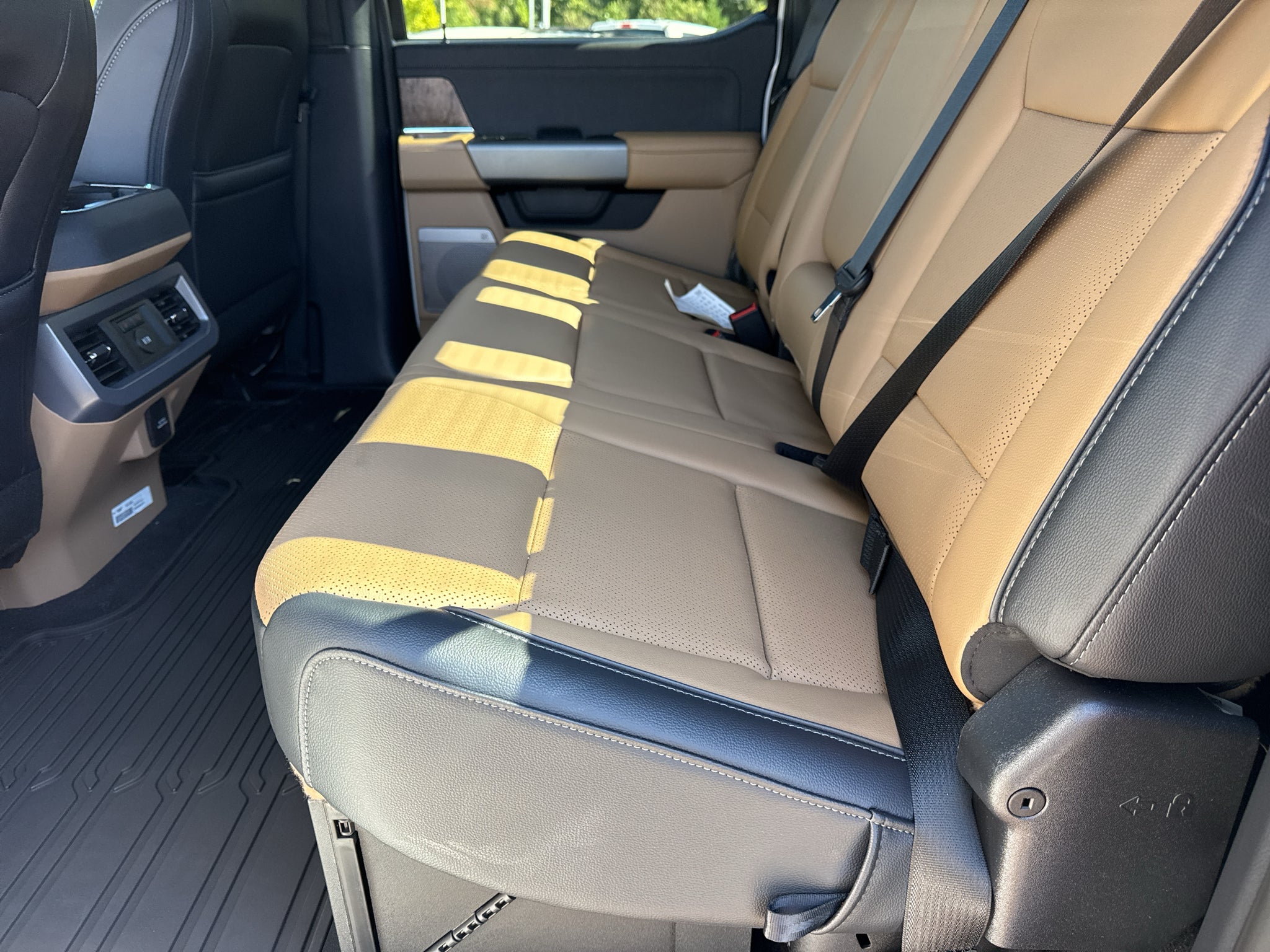 2027 Ford F-250 LARIAT
