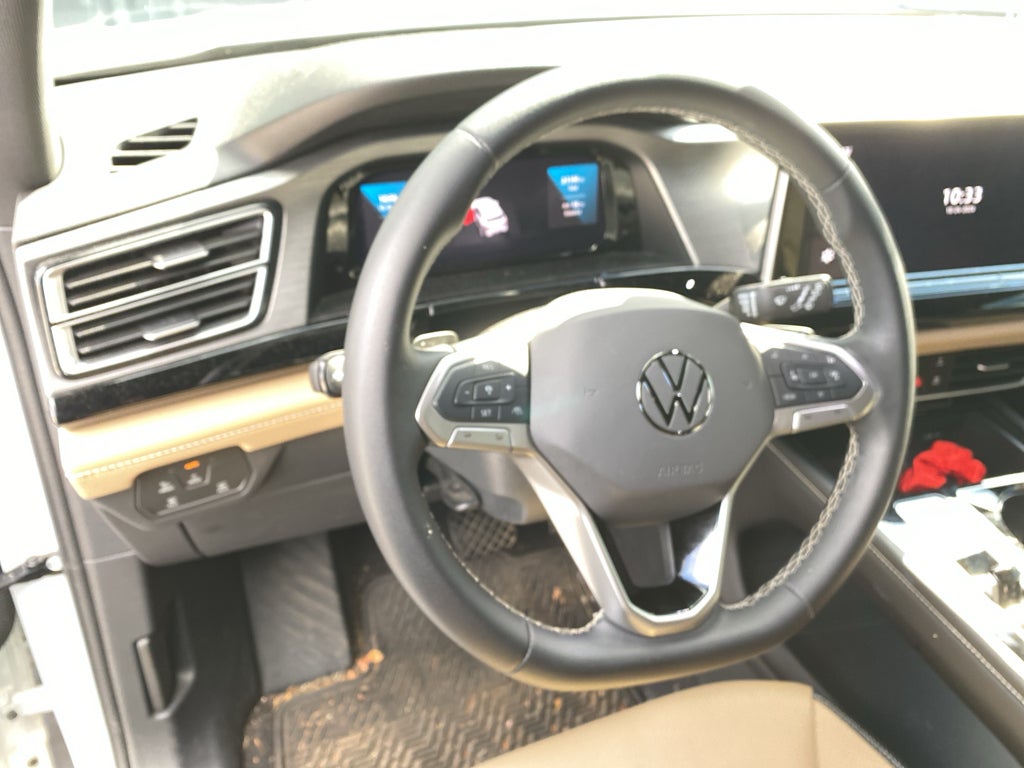 2024 Volkswagen Atlas Cross Sport 2.0T SE w/Technology