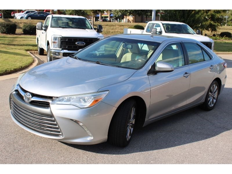 Used 2015 Toyota Camry XLE with VIN 4T1BK1FK1FU563962 for sale in York, SC