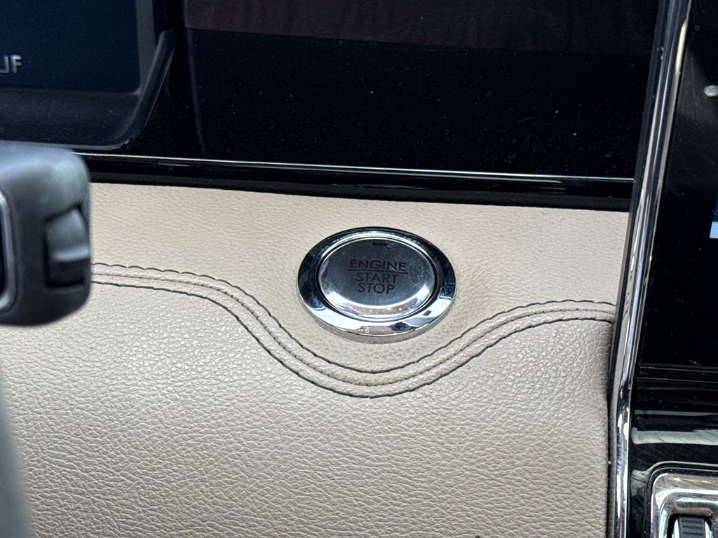 2023 Lincoln Navigator L Reserve