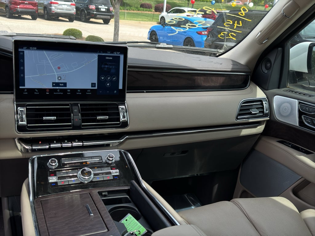 2023 Lincoln Navigator L Reserve