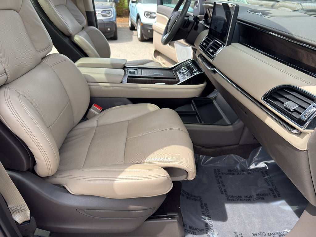 2023 Lincoln Navigator L Reserve