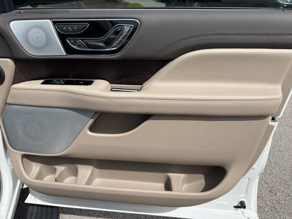 2023 Lincoln Navigator L Reserve