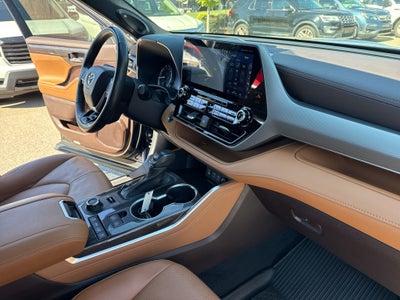 2022 Toyota Highlander Platinum