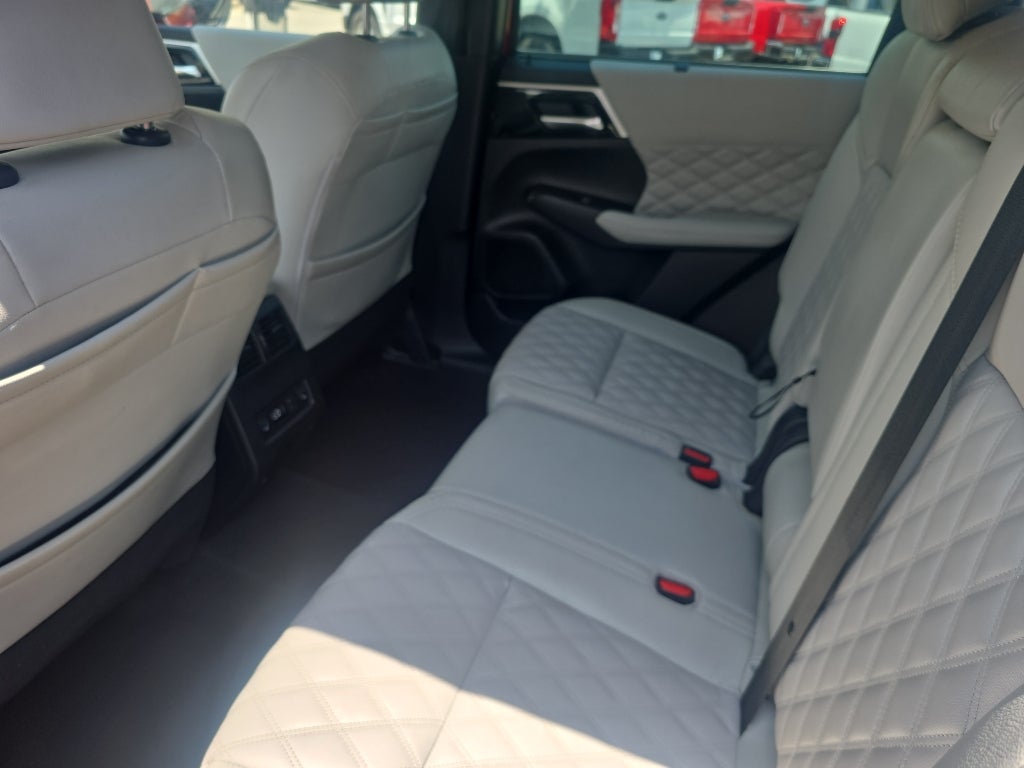 2023 Mitsubishi Outlander SEL
