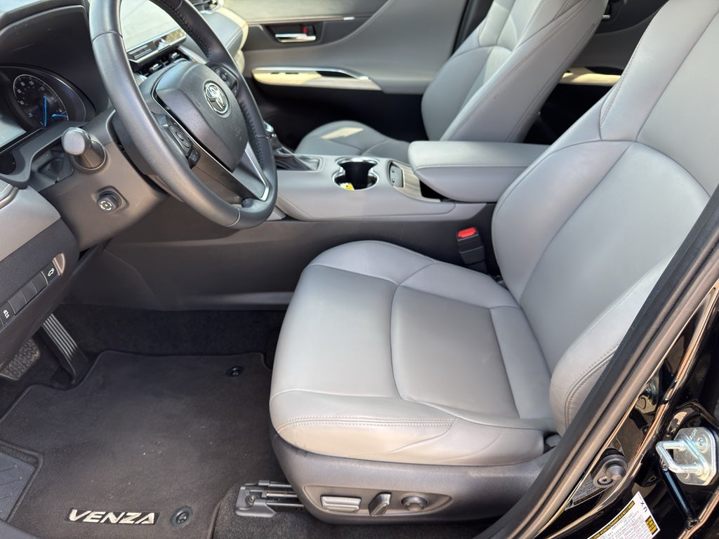 2023 Toyota Venza XLE