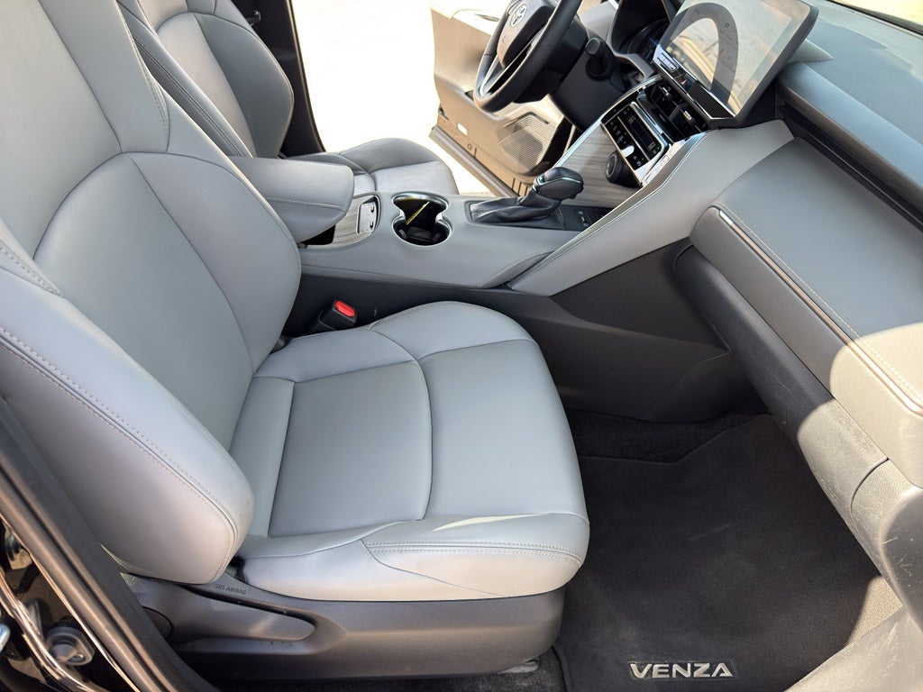 2023 Toyota Venza XLE