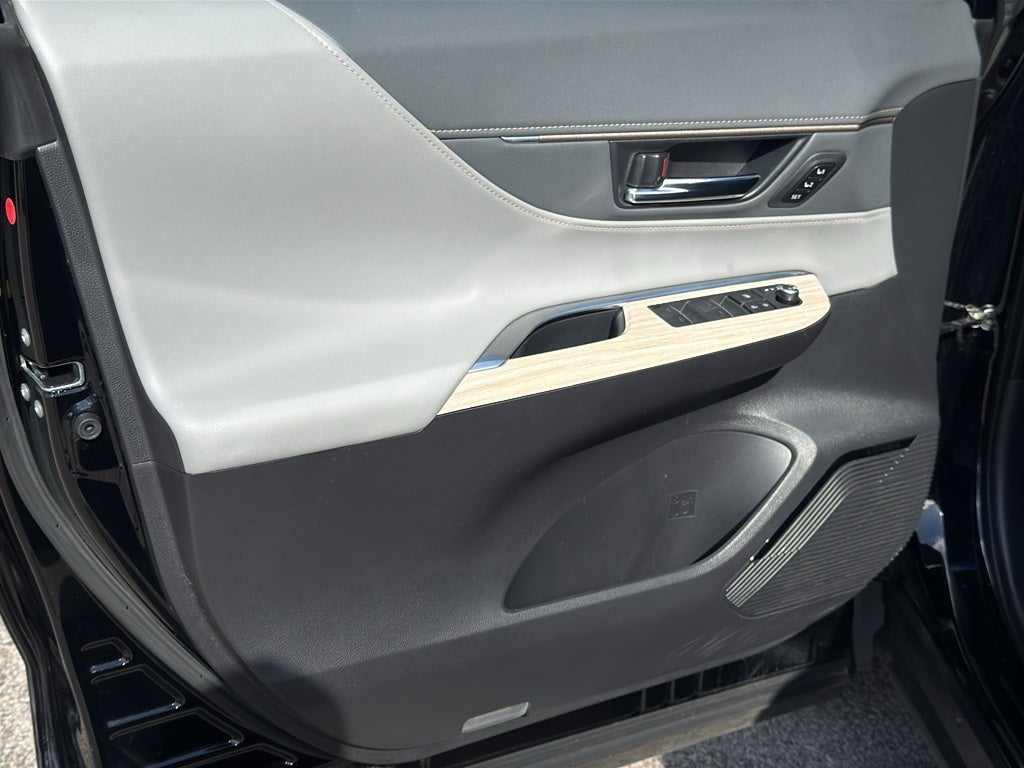 2023 Toyota Venza XLE