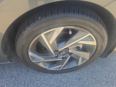 2024 Hyundai Elantra Limited