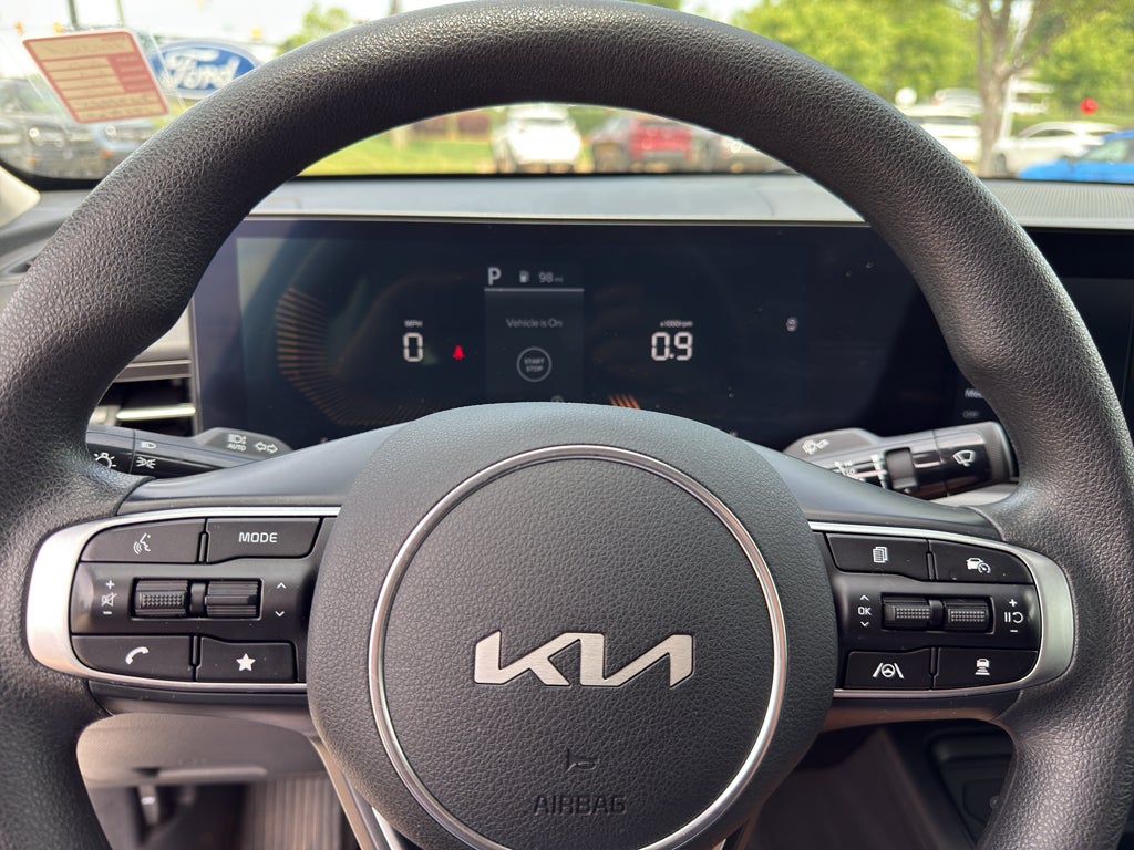 2025 Kia K5 LXS