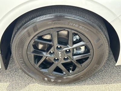 2025 Kia K5 LXS