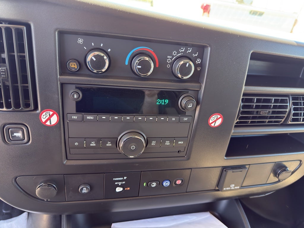 2025 Chevrolet Express Cargo WT