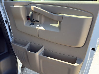 2025 Chevrolet Express Cargo WT