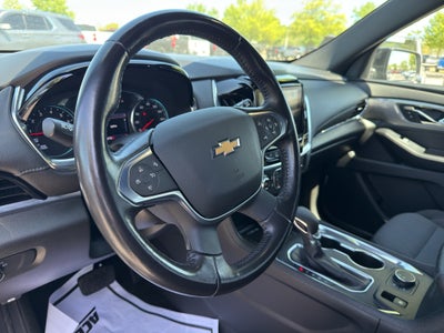 2022 Chevrolet Traverse LT Cloth