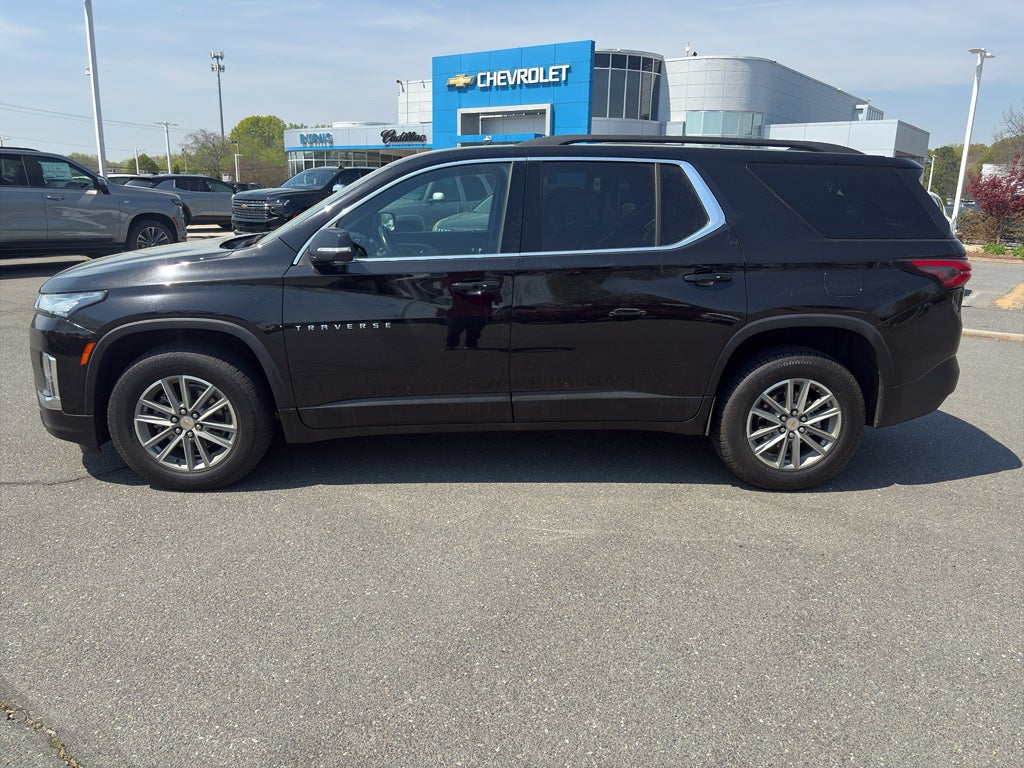2022 Chevrolet Traverse LT Cloth