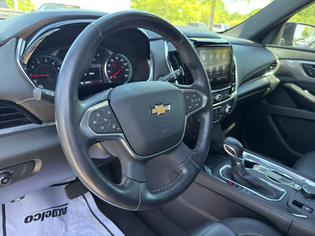 2023 Chevrolet Traverse LT Leather