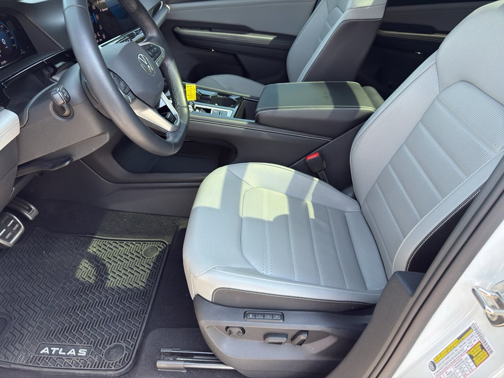 2024 Volkswagen Atlas Cross Sport 2.0T SEL R-Line