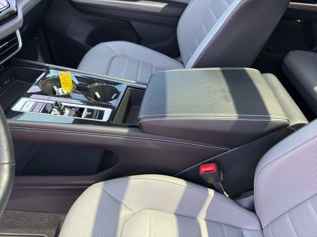 2024 Volkswagen Atlas Cross Sport 2.0T SEL R-Line
