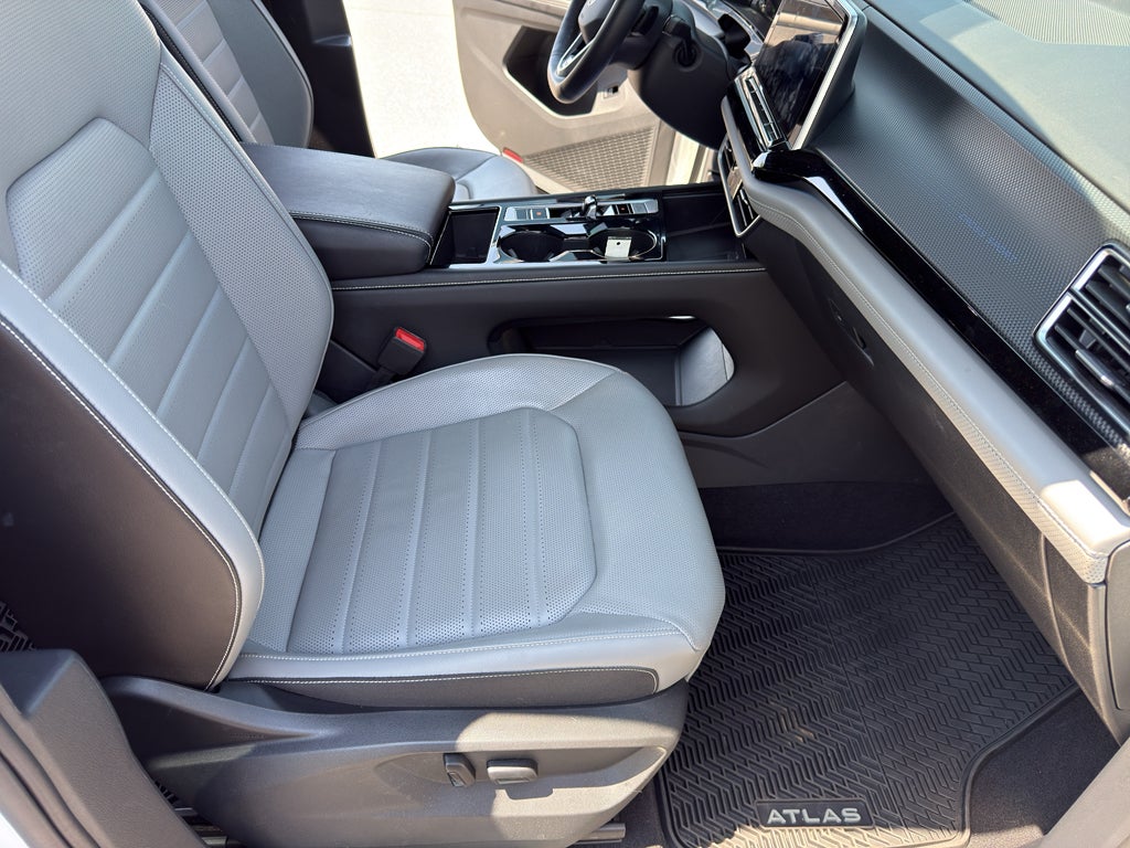 2024 Volkswagen Atlas Cross Sport 2.0T SEL R-Line