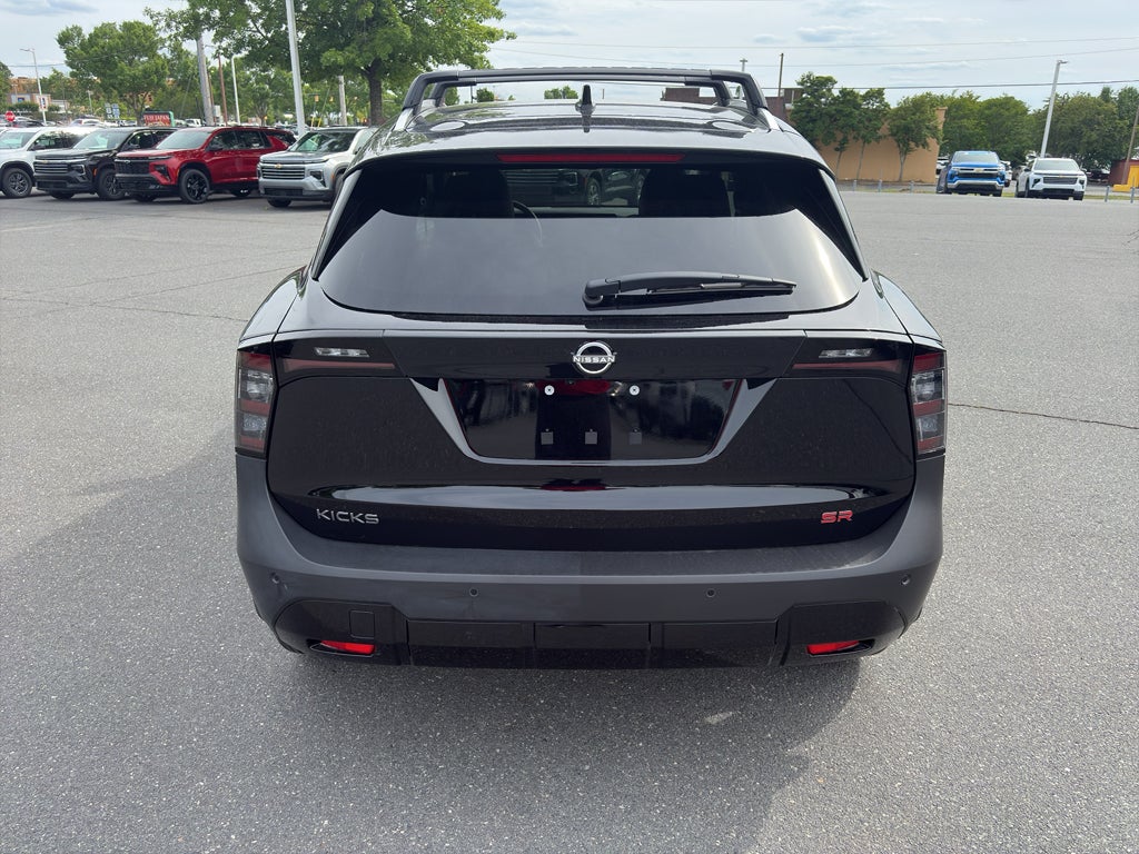 2025 Nissan Kicks SR