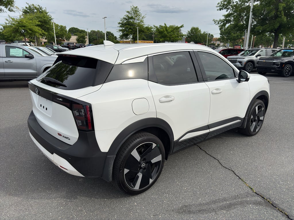 2025 Nissan Kicks SR