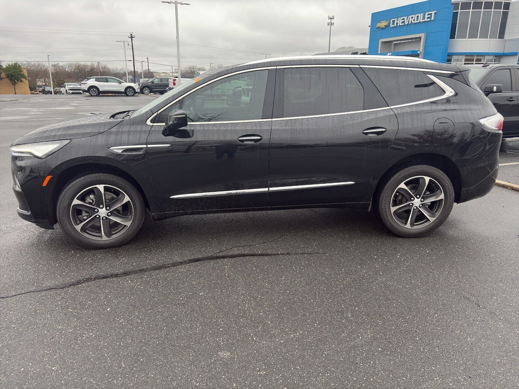 2022 Buick Enclave Essence