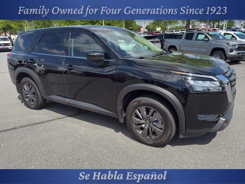 2025 Nissan Pathfinder S
