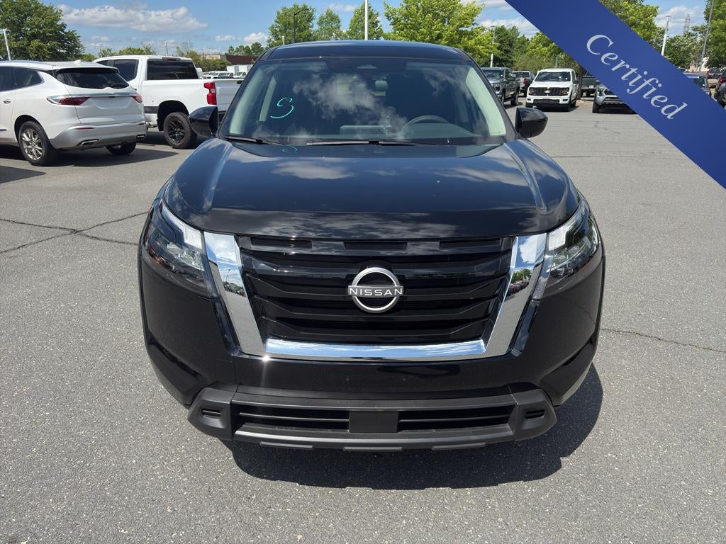2025 Nissan Pathfinder S