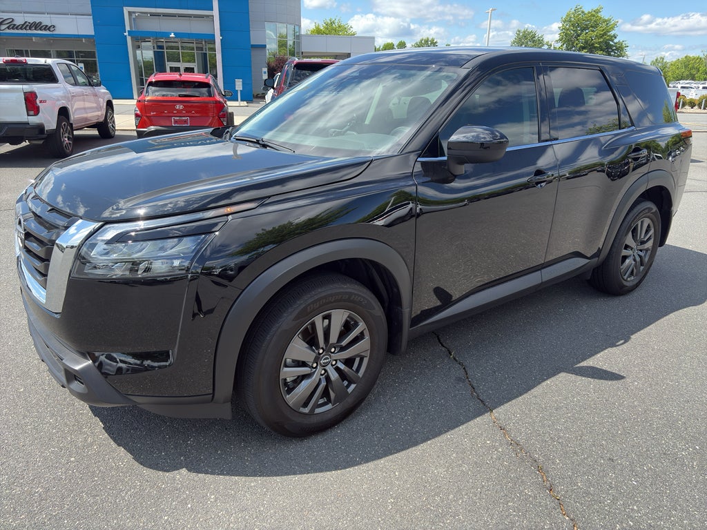 2025 Nissan Pathfinder S
