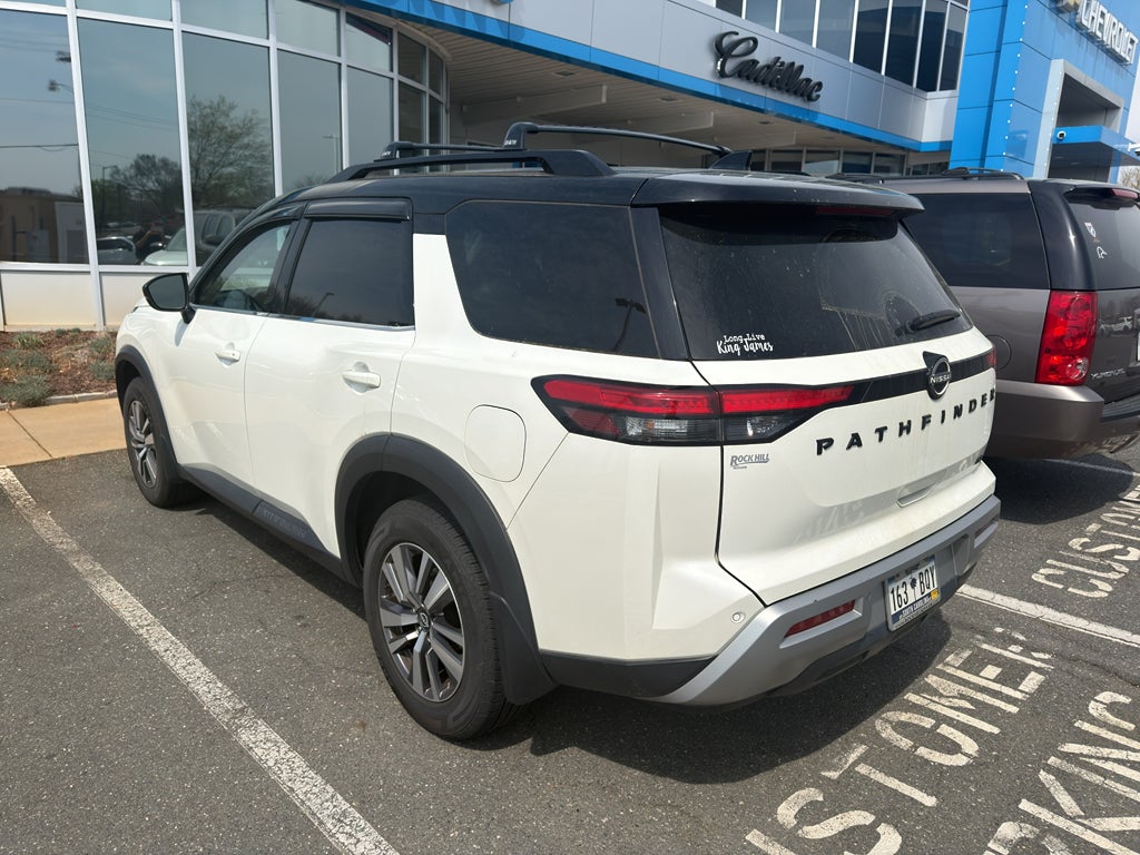 2022 Nissan Pathfinder SL