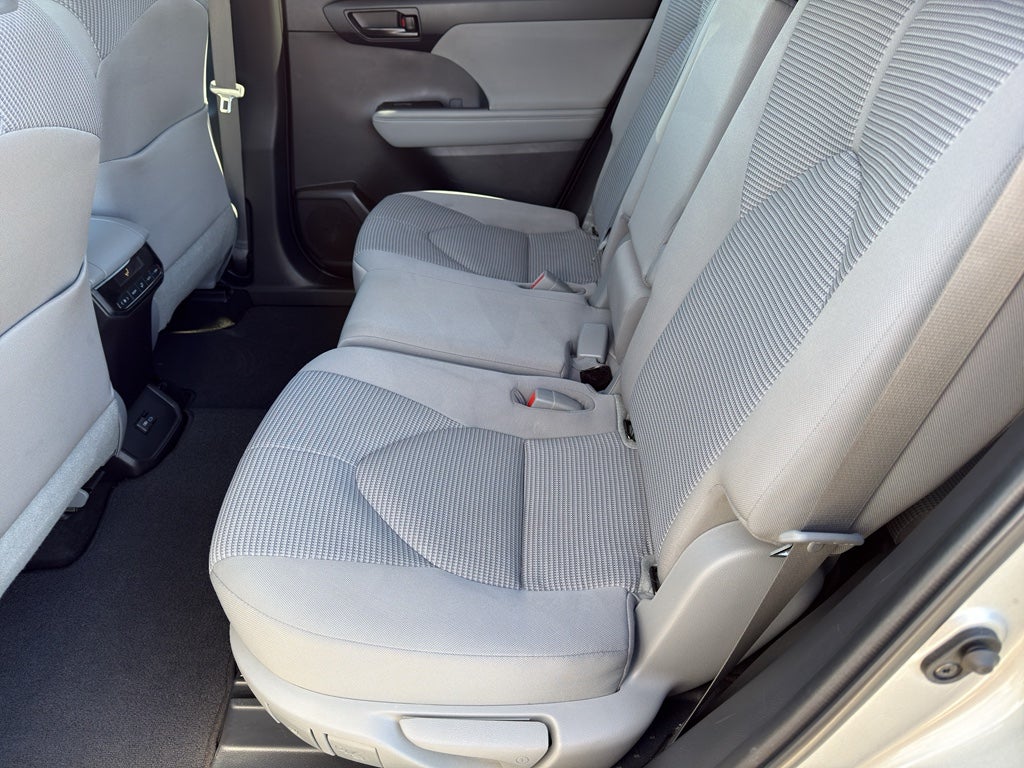 2022 Toyota Highlander L