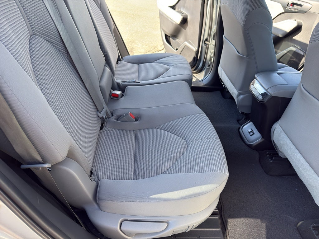 2022 Toyota Highlander L