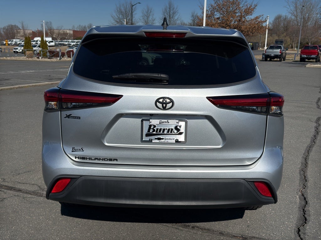 2022 Toyota Highlander L