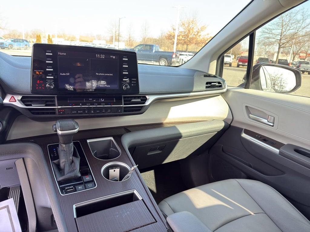 2021 Toyota Sienna XLE