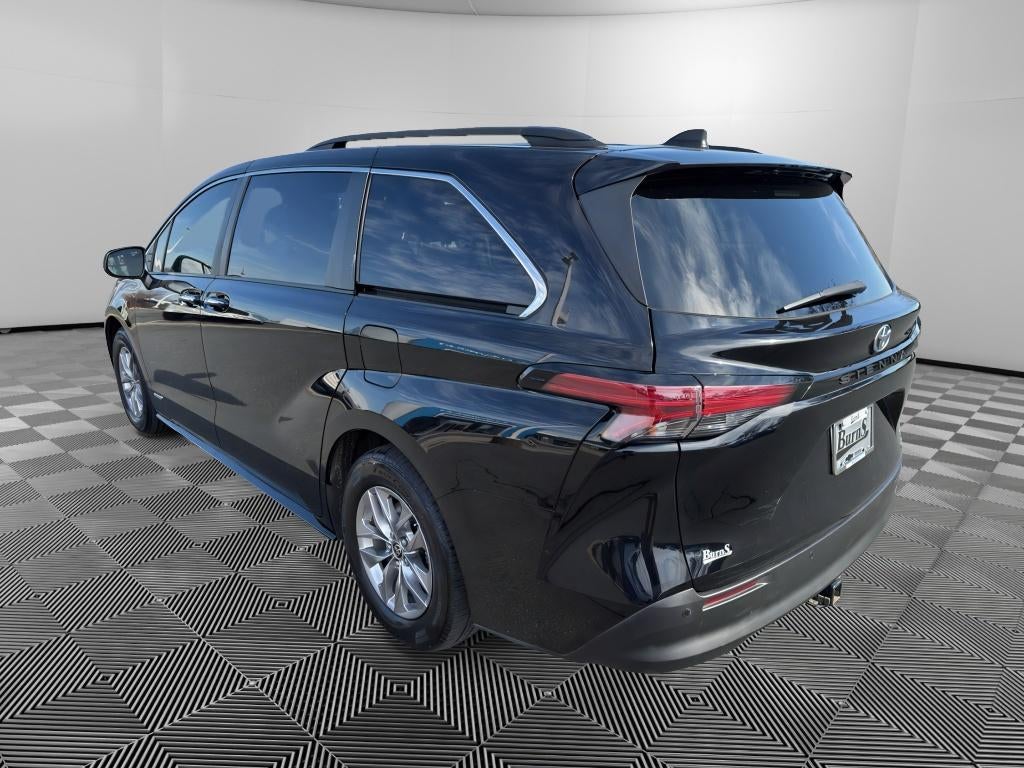 2021 Toyota Sienna XLE