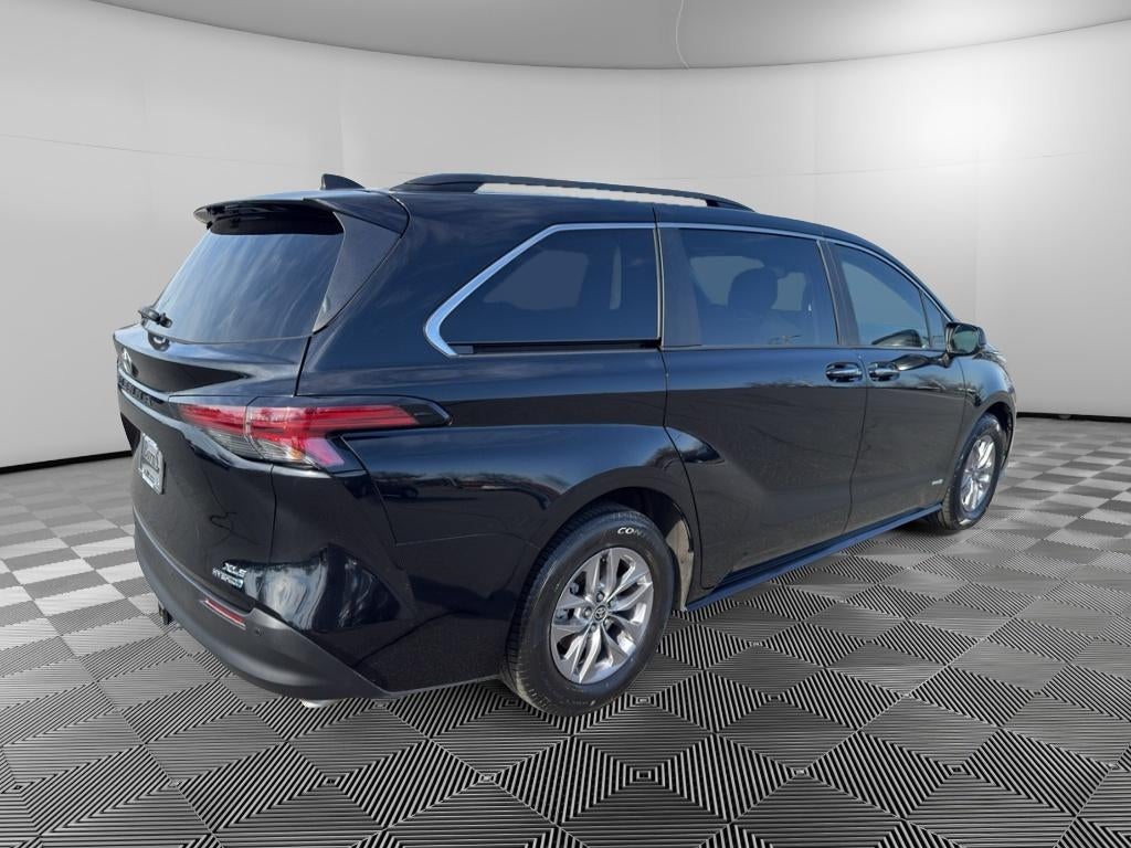 2021 Toyota Sienna XLE