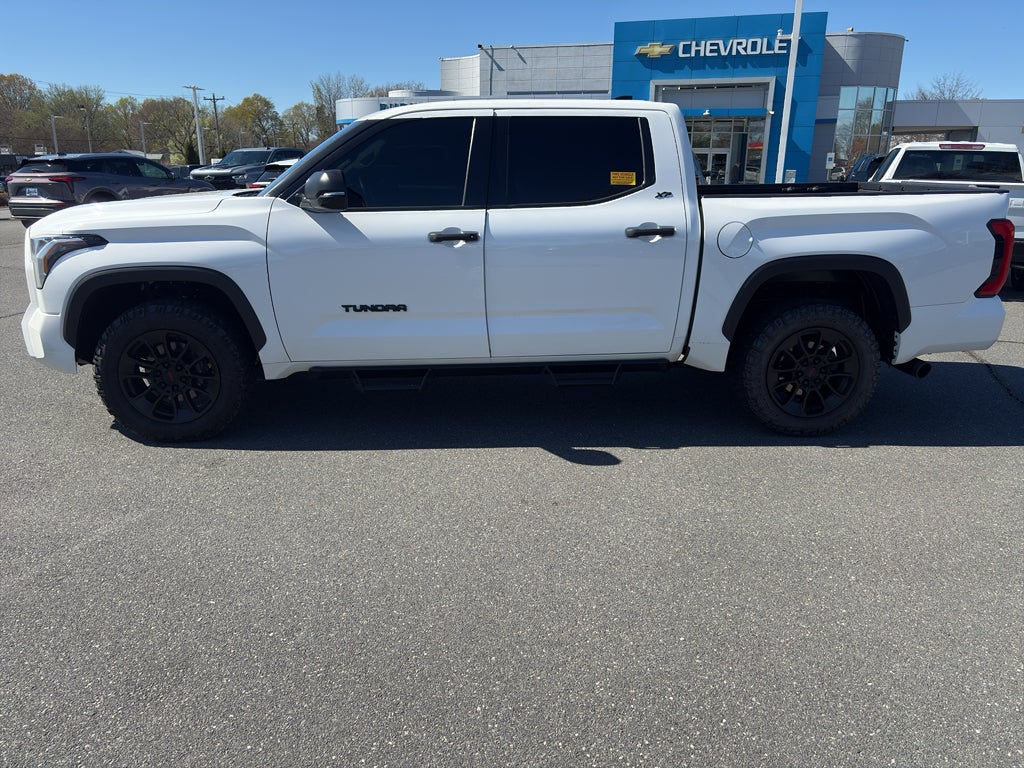 2023 Toyota Tundra 4WD SR5