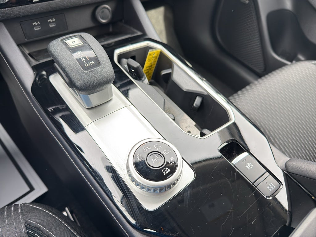 2025 Mitsubishi Outlander ES