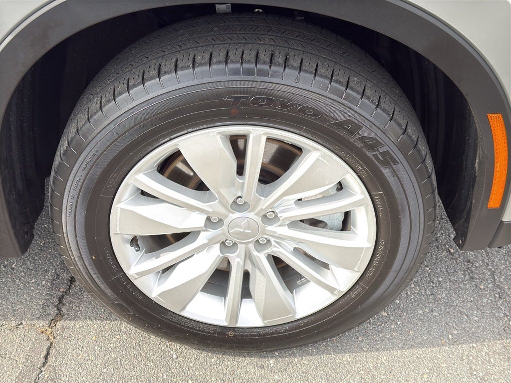 2025 Mitsubishi Outlander ES