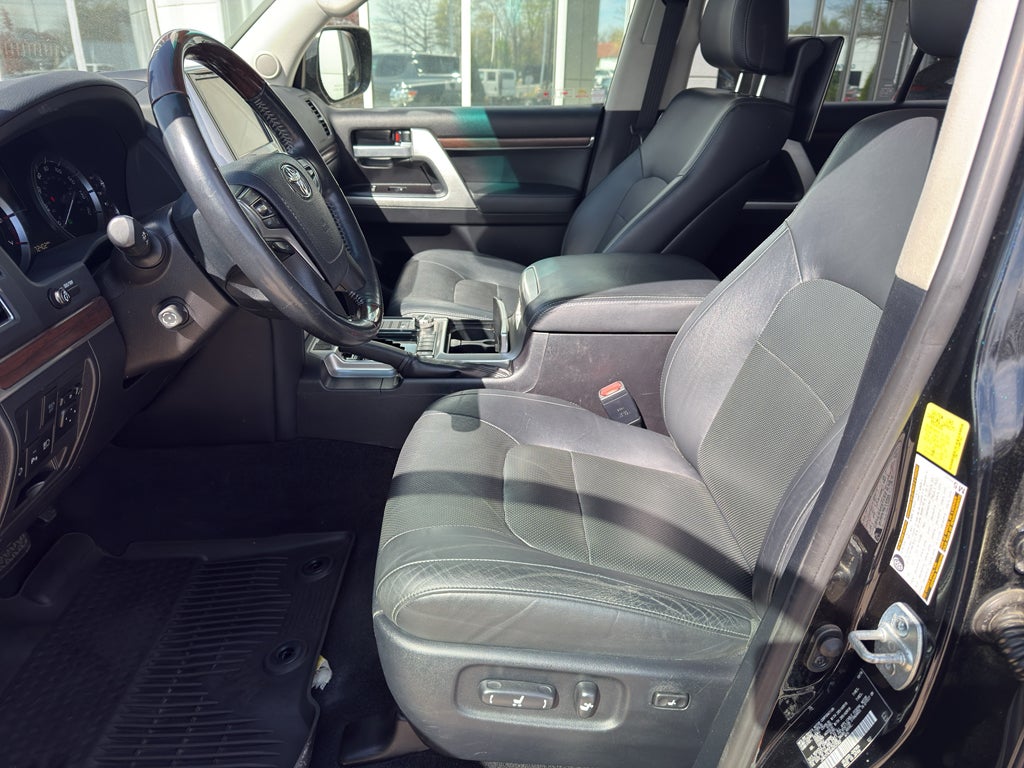 2017 Toyota Land Cruiser 4WD (Natl)