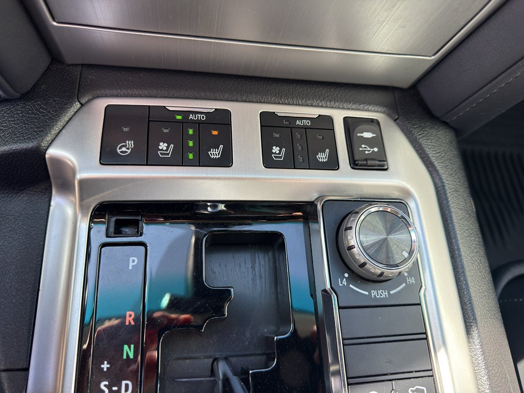 2017 Toyota Land Cruiser 4WD (Natl)