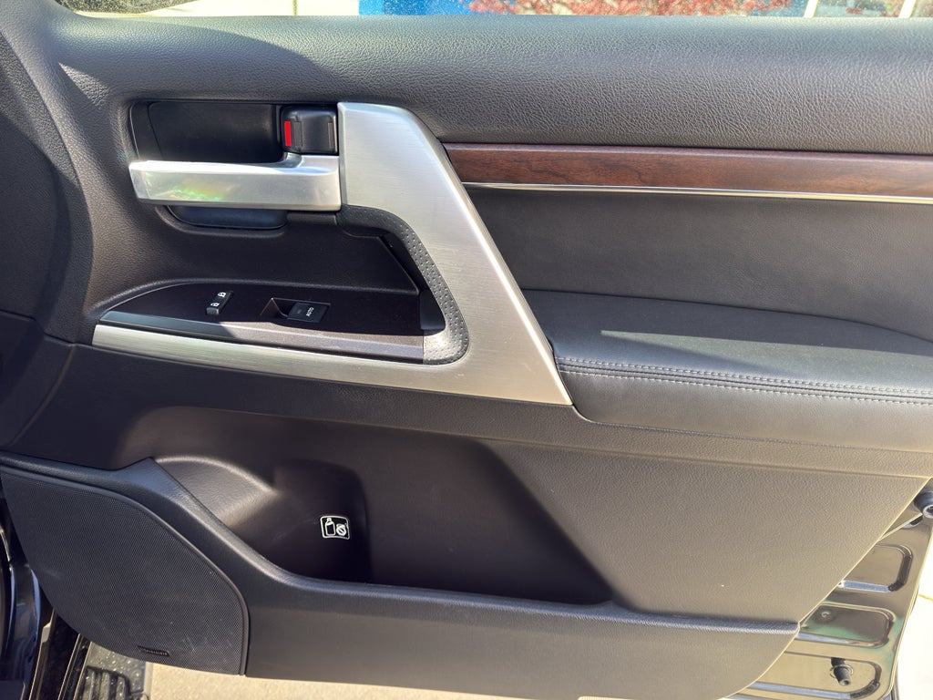 2017 Toyota Land Cruiser 4WD (Natl)