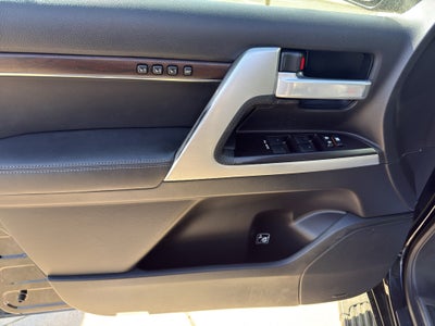 2017 Toyota Land Cruiser 4WD (Natl)