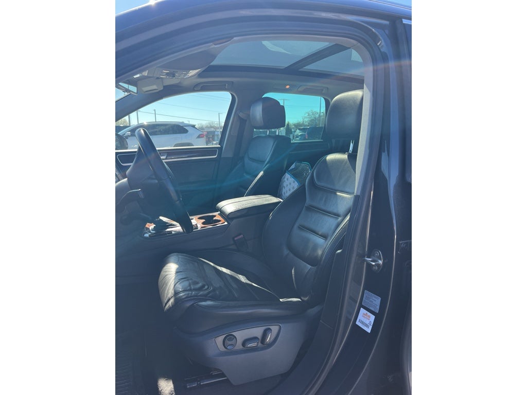 2012 Volkswagen Touareg Sport